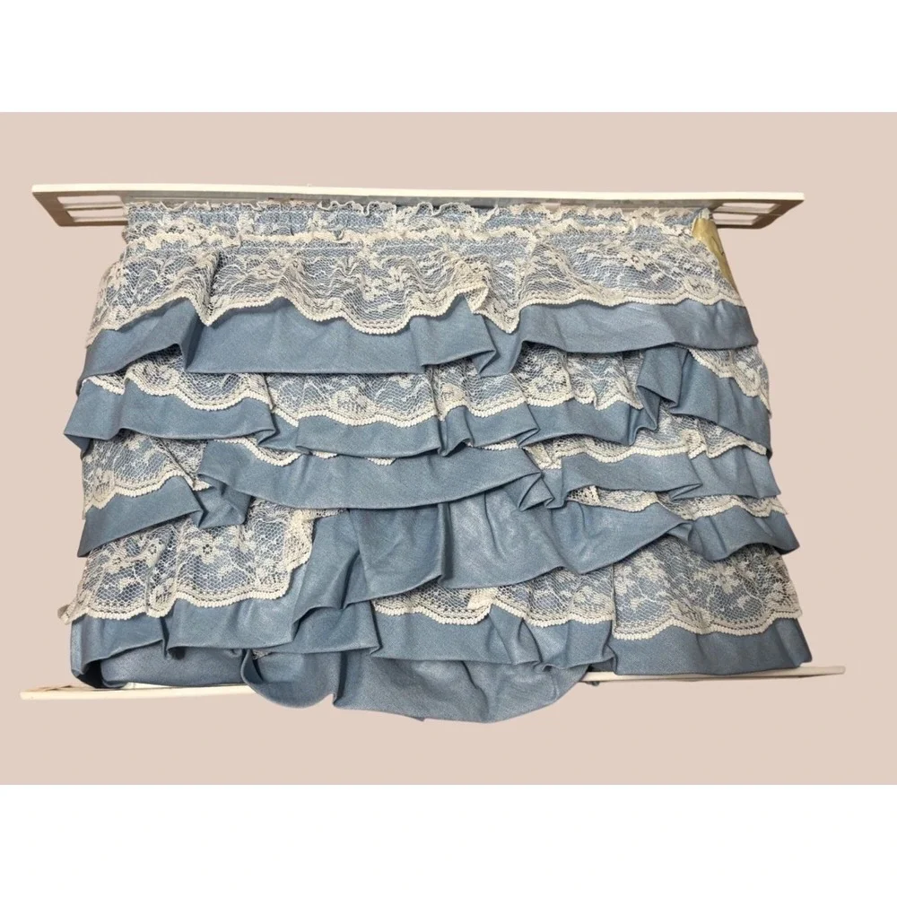 Blue & White Luster Glaze Lace Ruffle‎ Trim